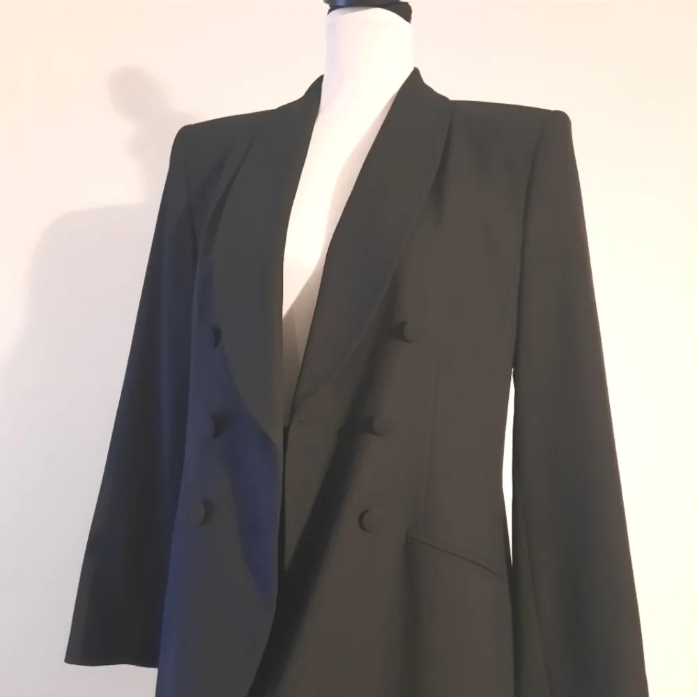 Black Doublebreasted Skirt Suit Size 8 - Picture 3 of 14